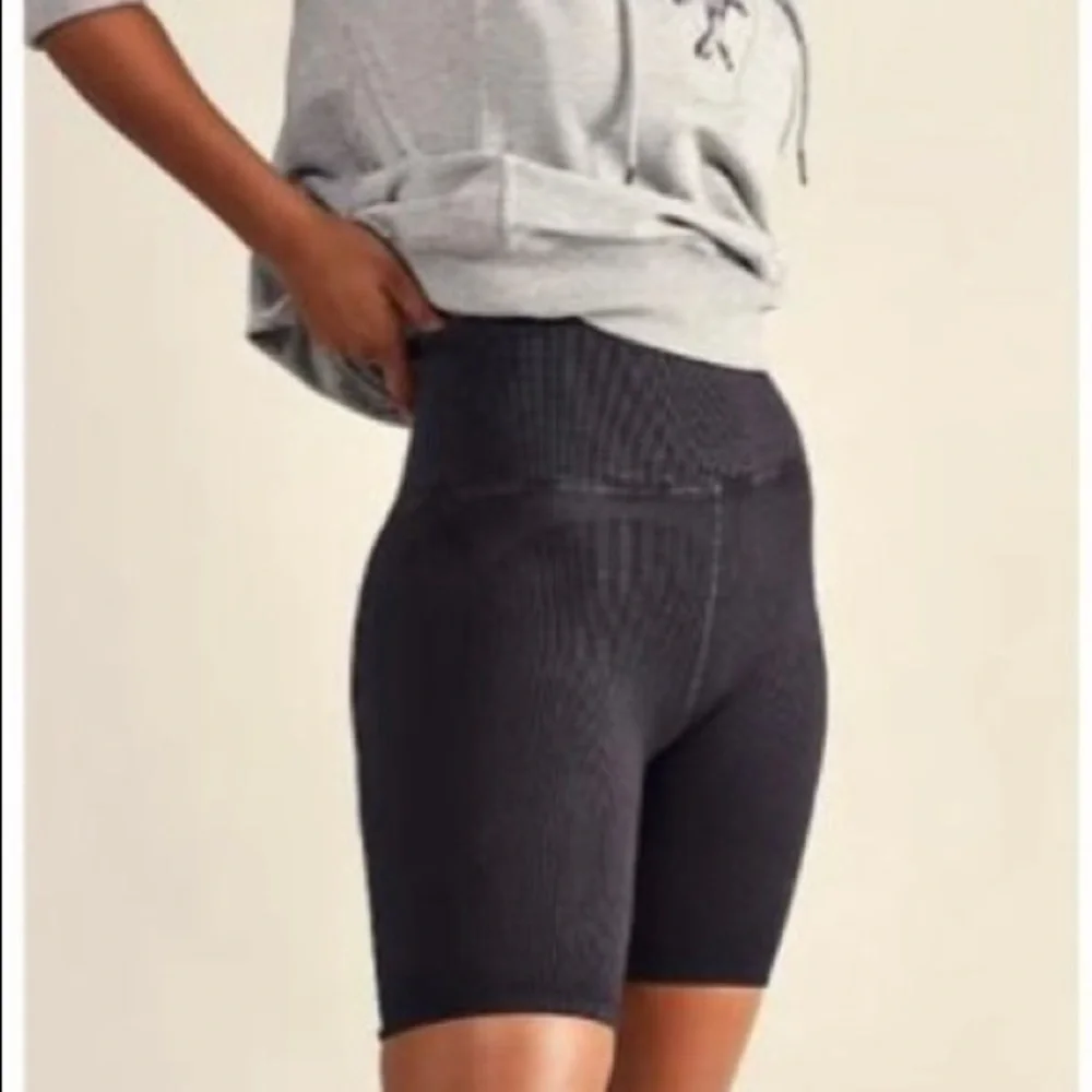 NEW Free People Happiness Runs Long Crop & Biker Short Set - Picture 8 of 10